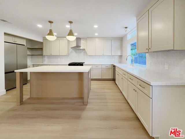 23910 Jensen Drive, West Hills (los Angeles), CA 91304