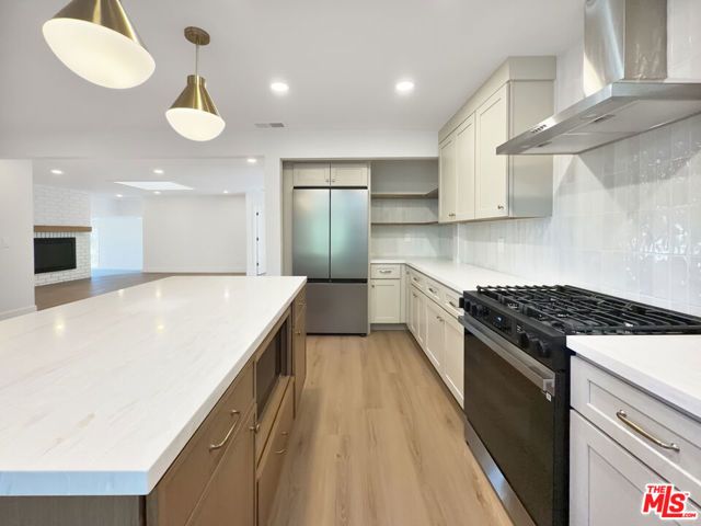 23910 Jensen Drive, West Hills (los Angeles), CA 91304