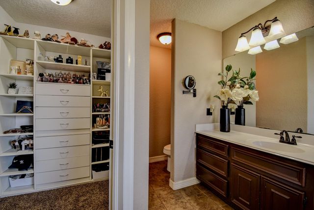 111 Goldfinch Court, Richwood, TX 77566