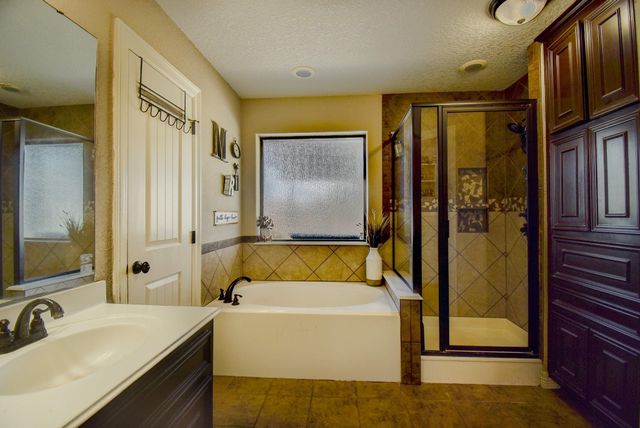 111 Goldfinch Court, Richwood, TX 77566