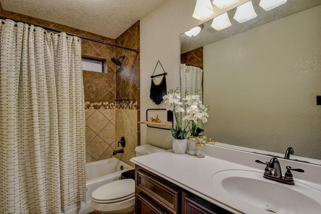 111 Goldfinch Court, Richwood, TX 77566