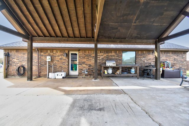 111 Goldfinch Court, Richwood, TX 77566