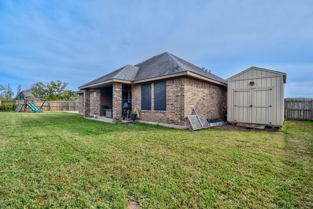 111 Goldfinch Court, Richwood, TX 77566
