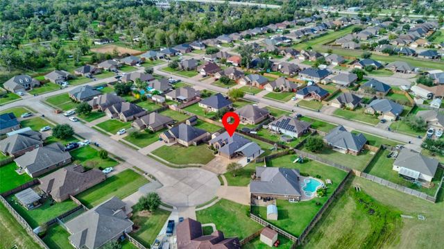 111 Goldfinch Court, Richwood, TX 77566