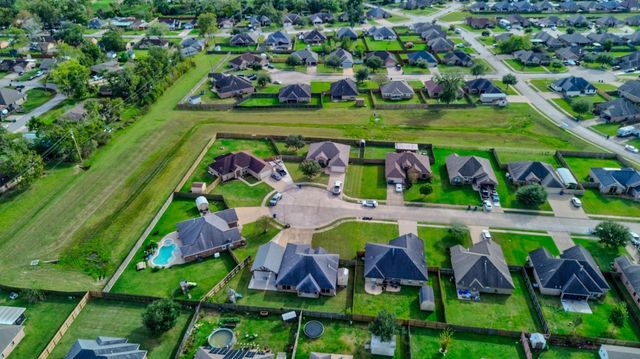 111 Goldfinch Court, Richwood, TX 77566