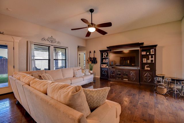 111 Goldfinch Court, Richwood, TX 77566