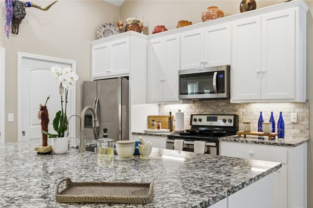 6115 Cimmaron TRL, Lago Vista, TX 78645