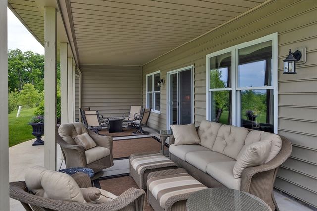 303 Jefferson Ln, Cranberry Twp, PA 16066