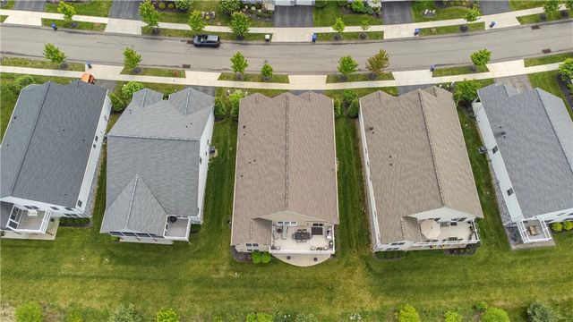 303 Jefferson Ln, Cranberry Twp, PA 16066