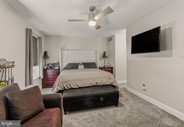 10 ARBOUR LN, Sewell, NJ 08080