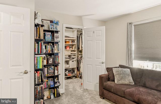 10 ARBOUR LN, Sewell, NJ 08080