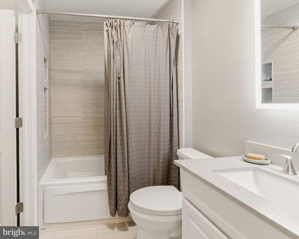 10 ARBOUR LN, Sewell, NJ 08080