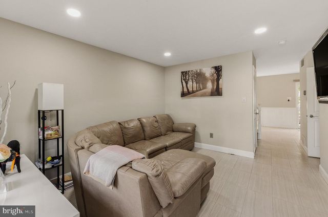 10 ARBOUR LN, Sewell, NJ 08080
