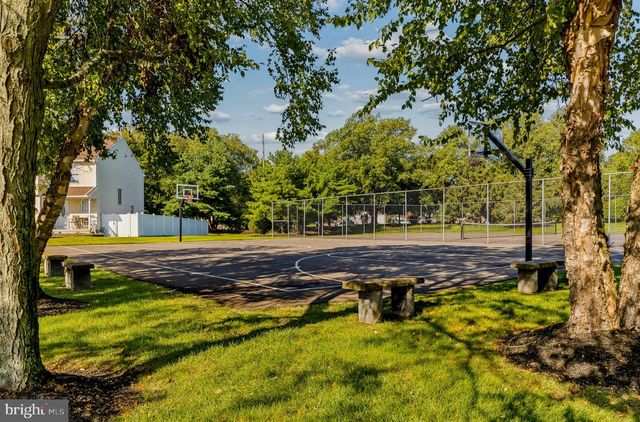 10 ARBOUR LN, Sewell, NJ 08080
