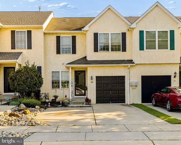 10 ARBOUR LN, Sewell, NJ 08080