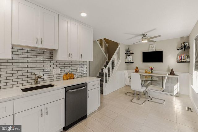 10 ARBOUR LN, Sewell, NJ 08080