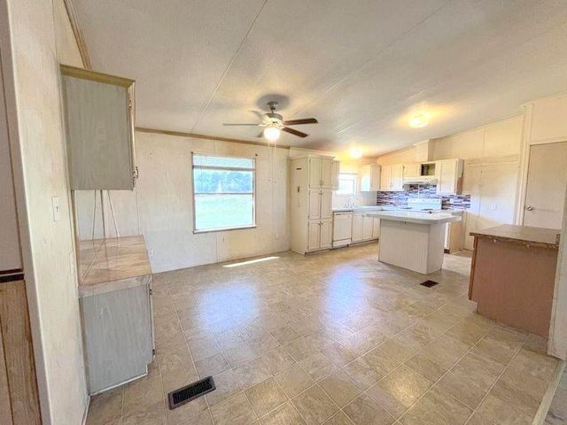 541 County Road 1855, Grapeland, TX 75844