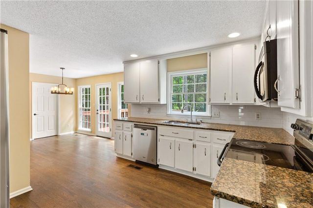 303 Gantt Trace, Woodstock, GA 30188