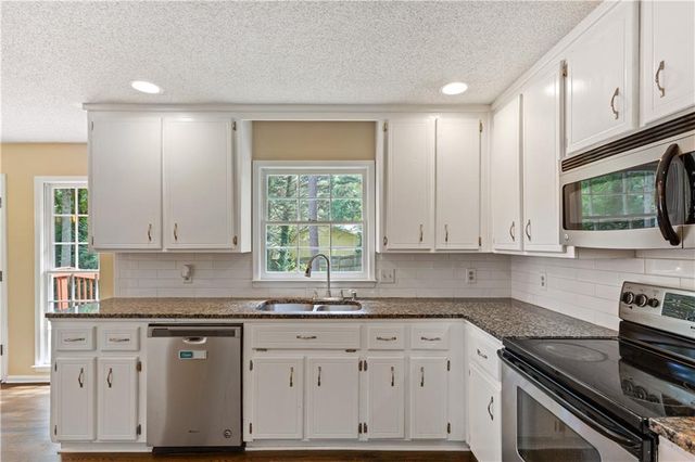 303 Gantt Trace, Woodstock, GA 30188