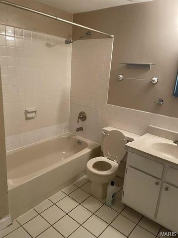 5527 Waterman Boulevard 1E, St Louis, MO 63112