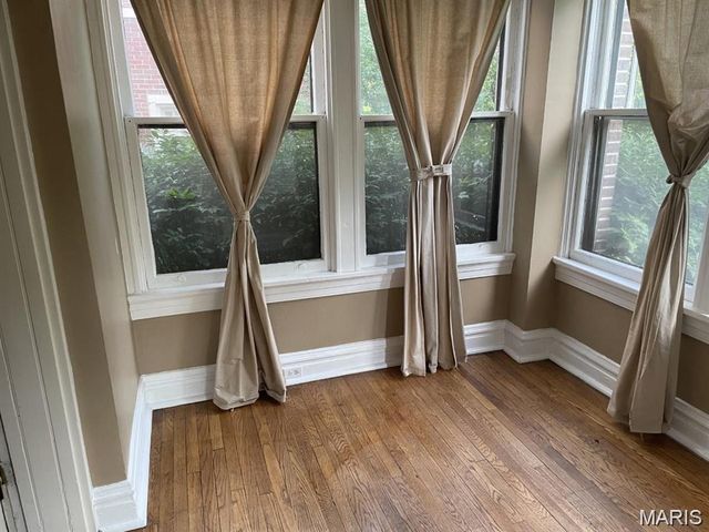 5527 Waterman Boulevard 1E, St Louis, MO 63112