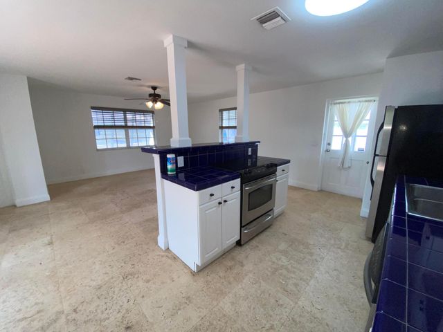 210 SE 1st Street, Boynton Beach, FL 33435