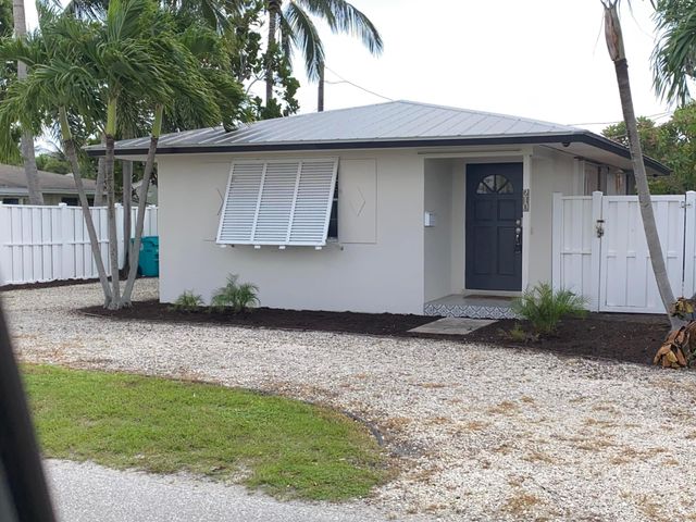 210 SE 1st Street, Boynton Beach, FL 33435