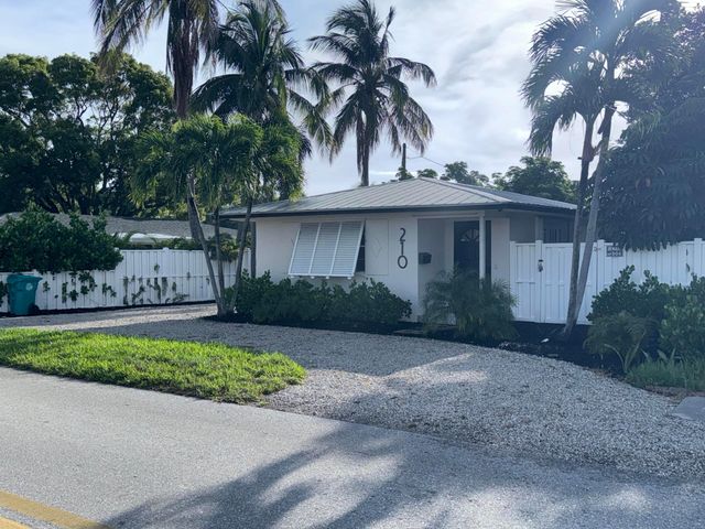 210 SE 1st Street, Boynton Beach, FL 33435