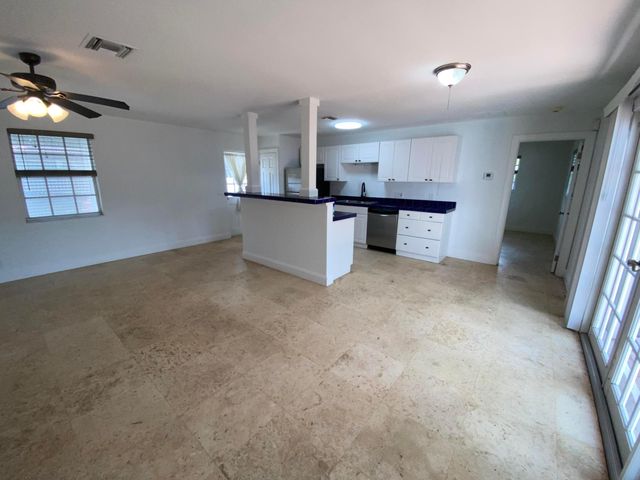 210 SE 1st Street, Boynton Beach, FL 33435