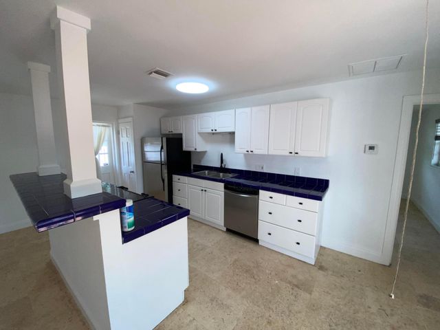 210 SE 1st Street, Boynton Beach, FL 33435