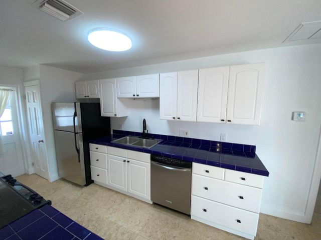 210 SE 1st Street, Boynton Beach, FL 33435