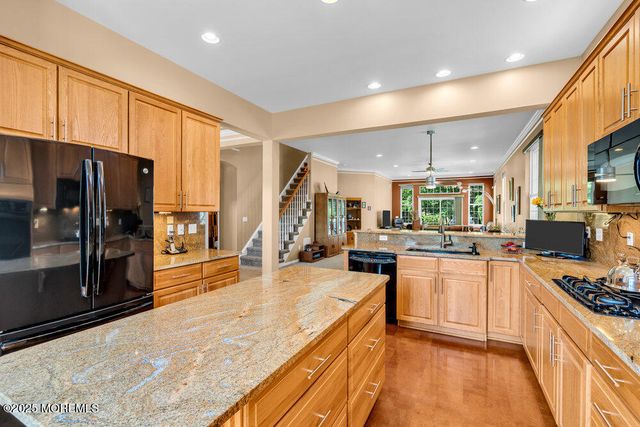 24 Oakmont Lane, Jackson, NJ 08527