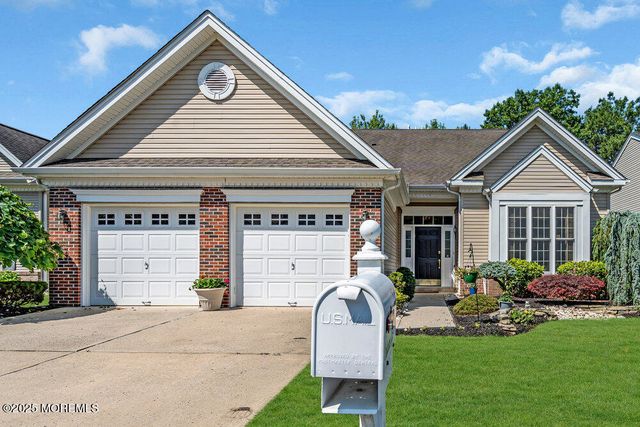 24 Oakmont Lane, Jackson, NJ 08527