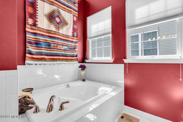 24 Oakmont Lane, Jackson, NJ 08527