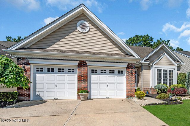 24 Oakmont Lane, Jackson, NJ 08527