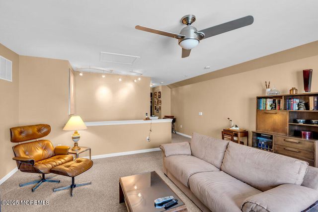 24 Oakmont Lane, Jackson, NJ 08527