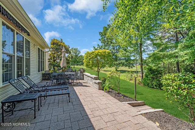 24 Oakmont Lane, Jackson, NJ 08527