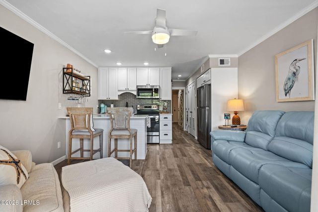 40 Folly Field Rd Apt A131, Hilton Head Island, SC 29928