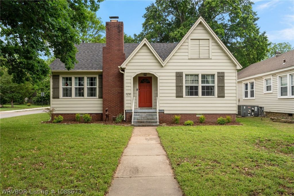 2032 S M Street, Fort Smith, AR 72901