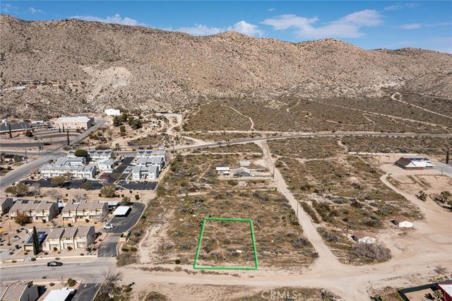 56160 Buena Vista Drive, Yucca Valley, CA 92284