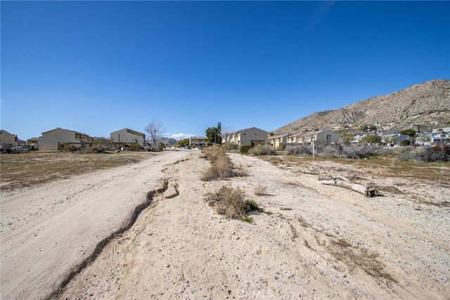 56160 Buena Vista Drive, Yucca Valley, CA 92284
