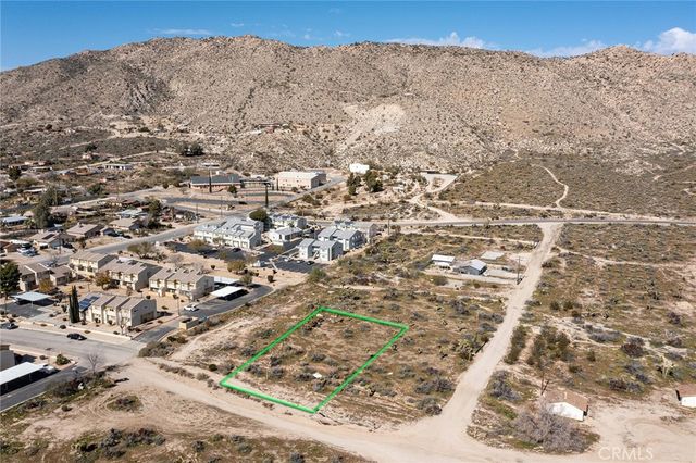 56160 Buena Vista Drive, Yucca Valley, CA 92284