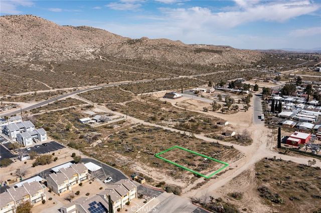 56160 Buena Vista Drive, Yucca Valley, CA 92284