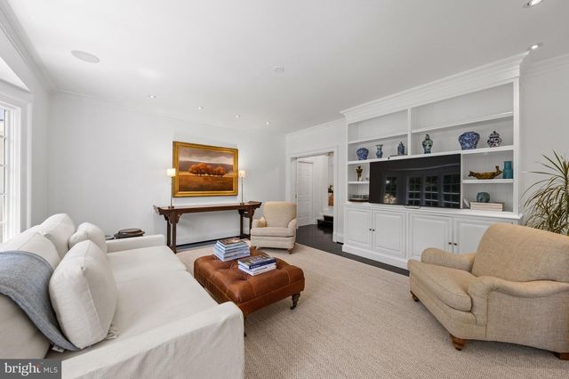 2501 49TH ST NW, Washington, DC 20007