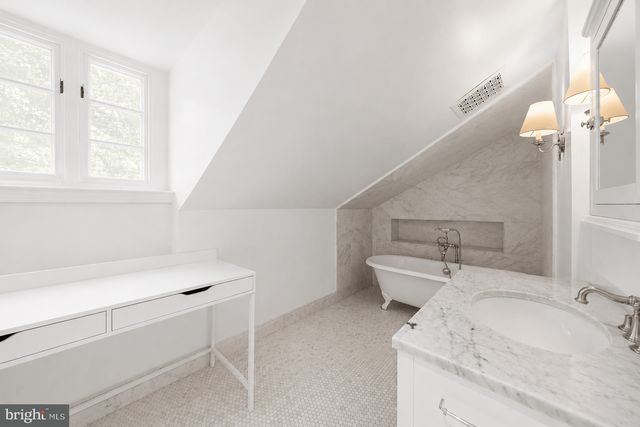 2501 49TH ST NW, Washington, DC 20007