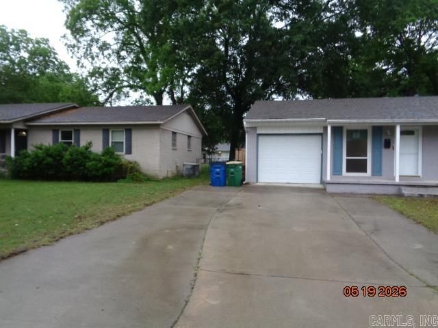 6620 Farmstead Road, North Little Rock, AR 72117