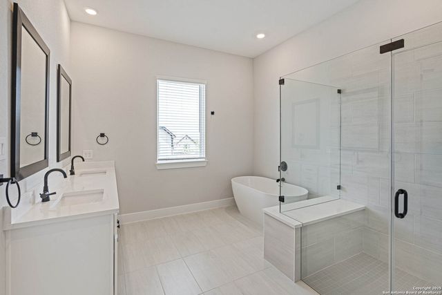 290 Lawrence Drive, Castroville, TX 78009