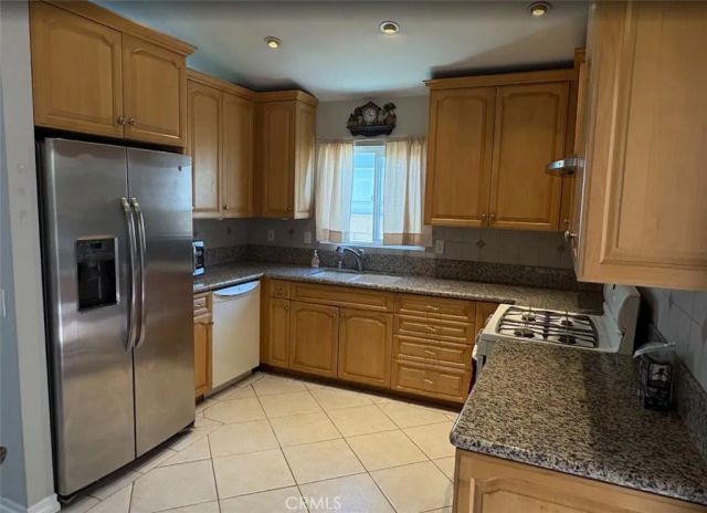 14053 Bluewood, Fontana, CA 92337