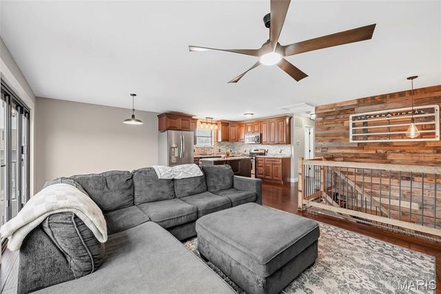 113 El Perro Drive, St Peters, MO 63376