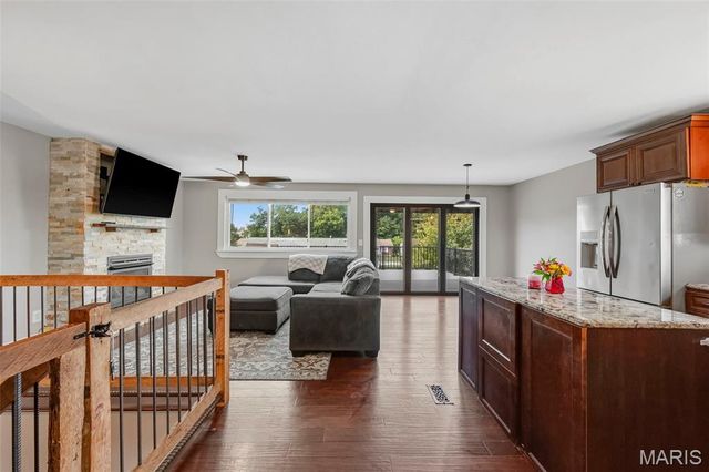 113 El Perro Drive, St Peters, MO 63376